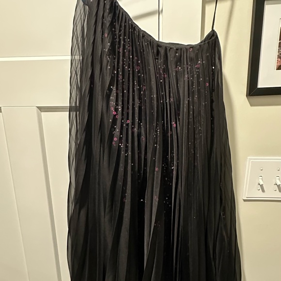 Badgley Mischka Black One Shoulder Gown - Picture 2 of 6